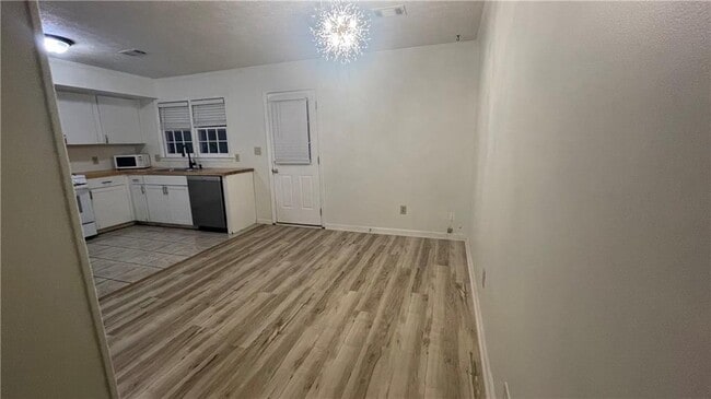 Building Photo - 1405 Kennesaw Trace Ct
