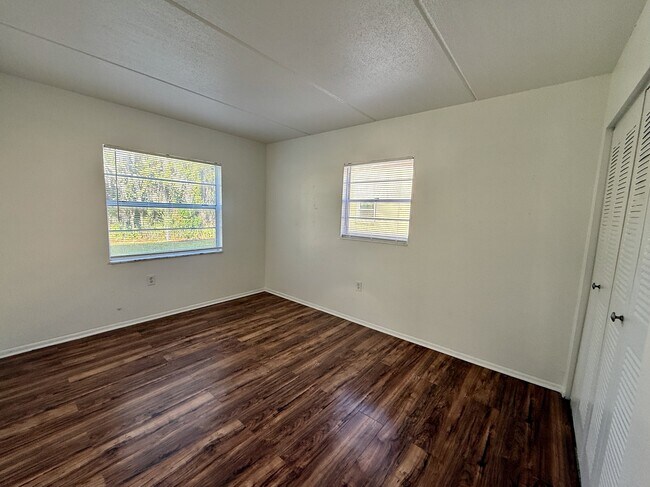 Building Photo - 716 Michigan Ct