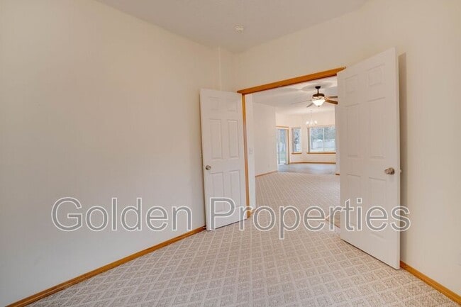 Building Photo - 503 Whitewater Ln