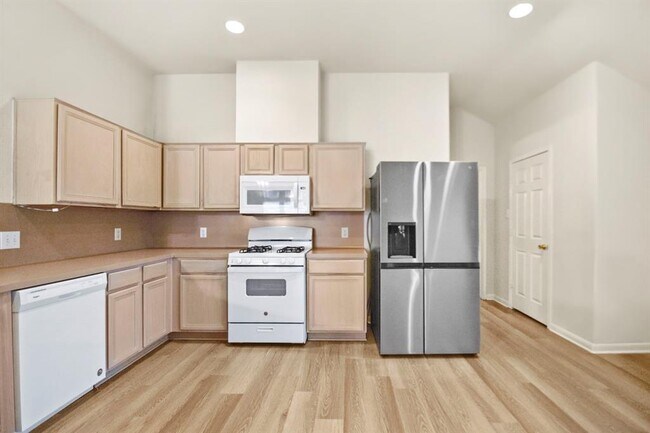 Building Photo - 3619 Slocom Dr