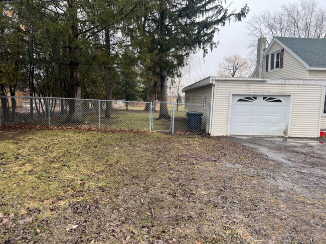 Building Photo - 69 Leroy Street