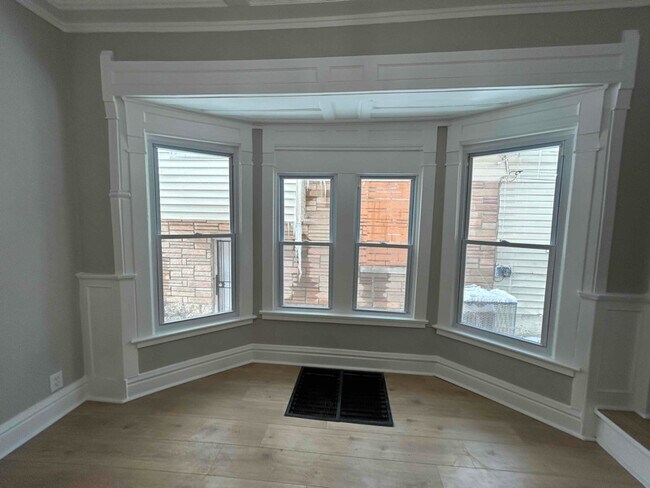 Building Photo - 3216 E 28th St