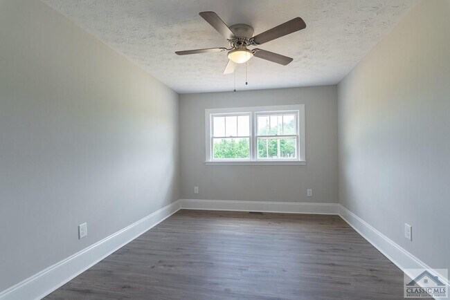 Building Photo - 243 Mitchell Farm Rd