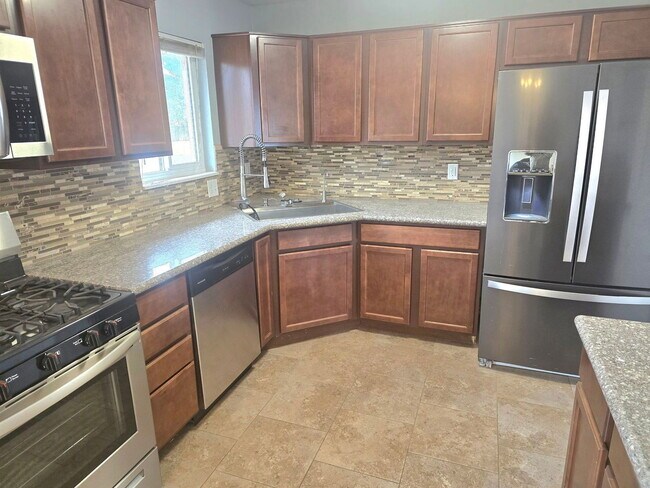 Building Photo - 109 Ely St