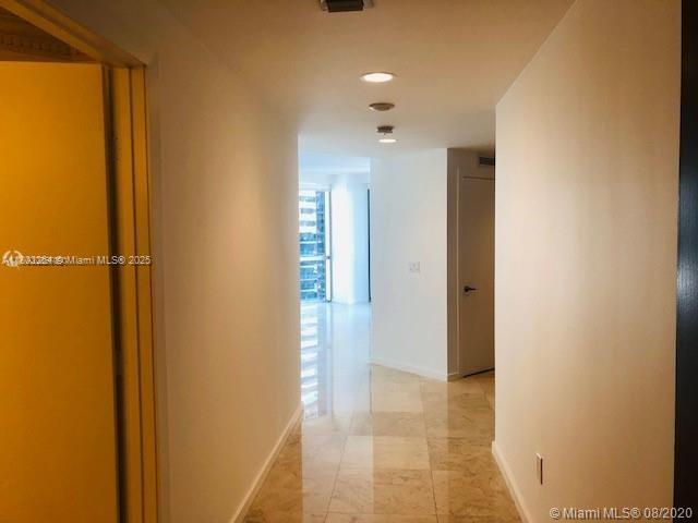 Building Photo - 1060 Brickell Ave