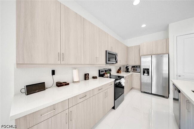 Building Photo - 5043 Ofanto Ln