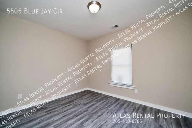 Building Photo - 5505 Blue Jay Cir