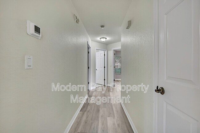 Building Photo - 12052 Jade Ave