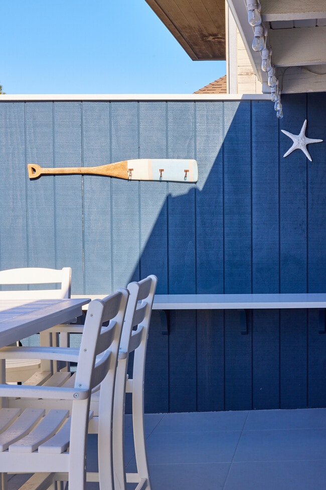 Building Photo - 14 Westwind St