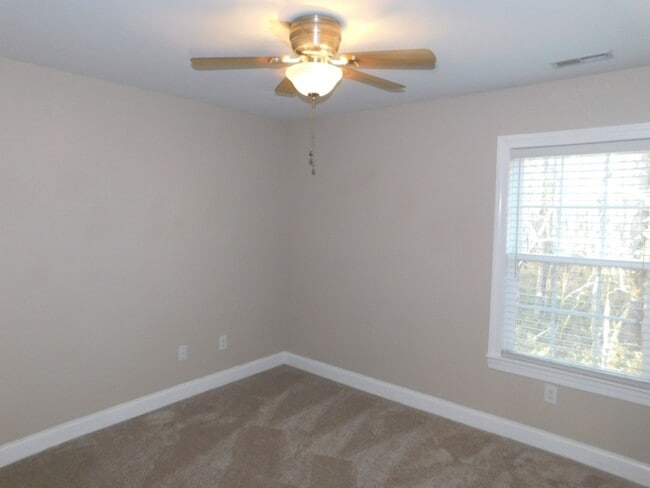 Building Photo - Location, Location, Location!!