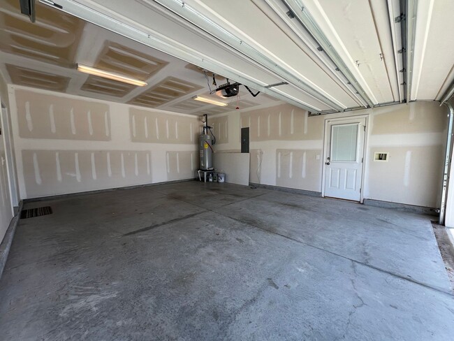 Building Photo - 105 Wando View Way