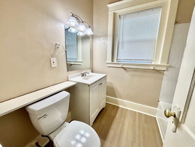 Building Photo - The Shelby