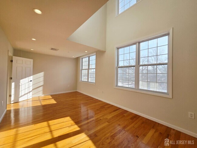 Building Photo - 120 Georges Rd