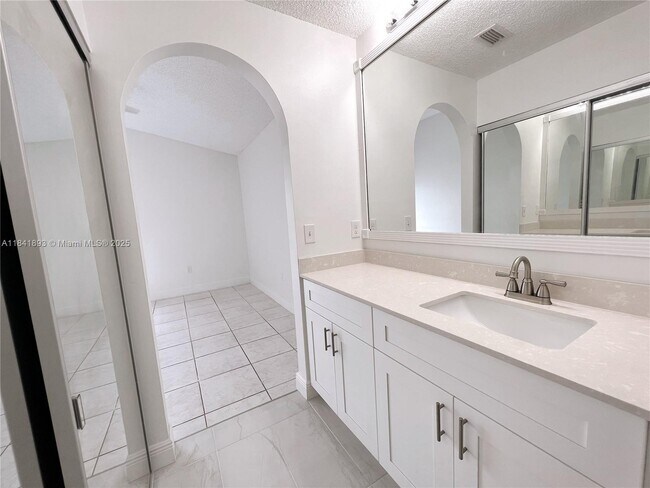 Building Photo - 11341 SW 63rd Terrace