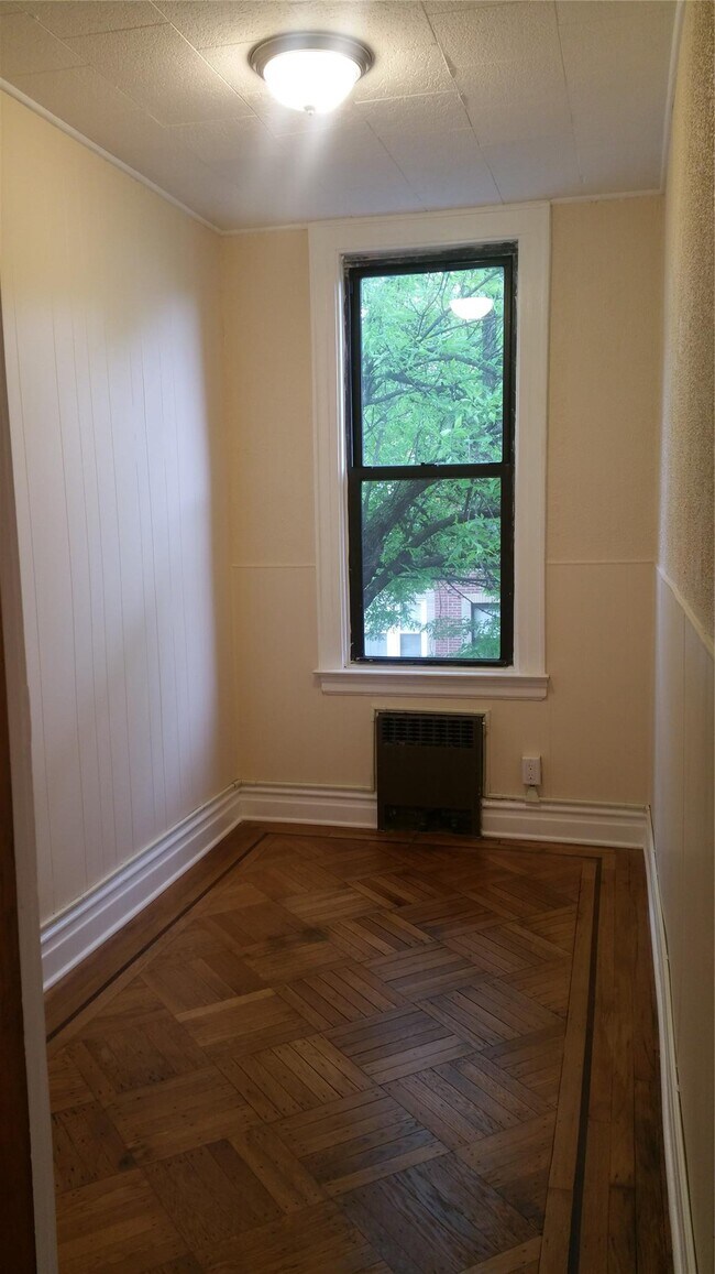 Building Photo - 2115F Grove St