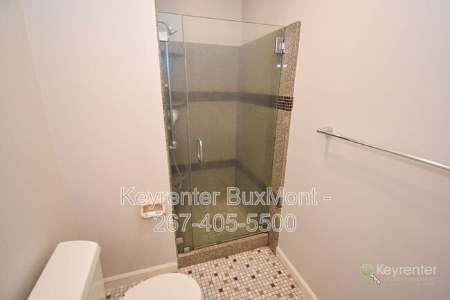 Building Photo - 5 Sandy Ridge Dr