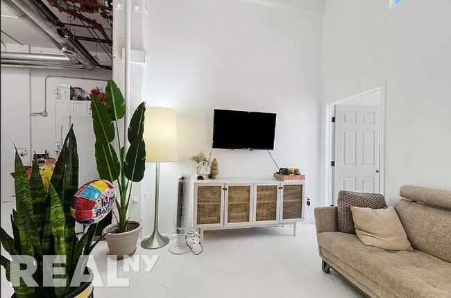 Building Photo - 57 Jay Street