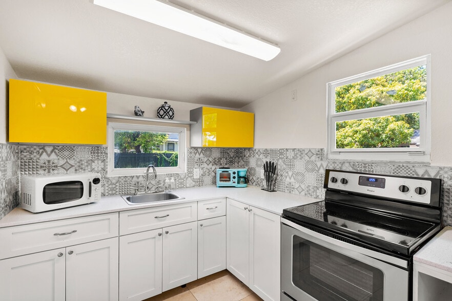 Building Photo - 3760 Frow Ave