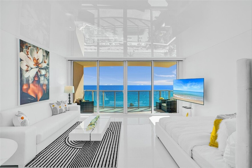 Primary Photo - 2501 S Ocean Dr