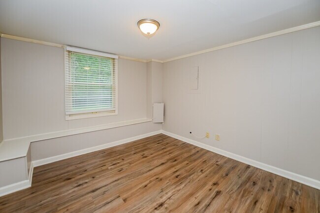 Building Photo - 1847 Litchfield Rd SW