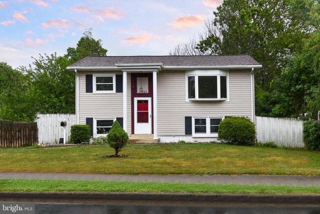 Primary Photo - 13303 Huntington Ln