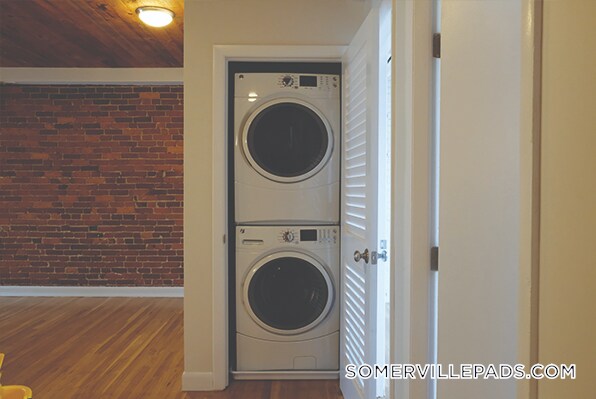 Building Photo - 162 Broadway