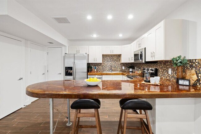 Building Photo - 1101 Shoal Creek Blvd