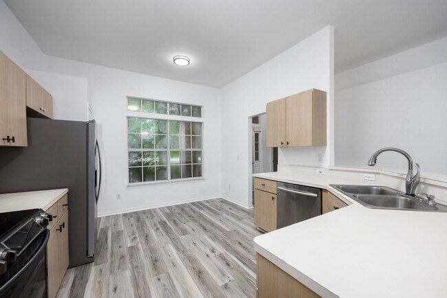 Building Photo - 6106 SW 85th St