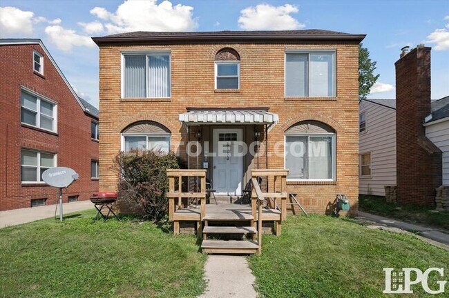 Building Photo - 3430 Douglas Rd