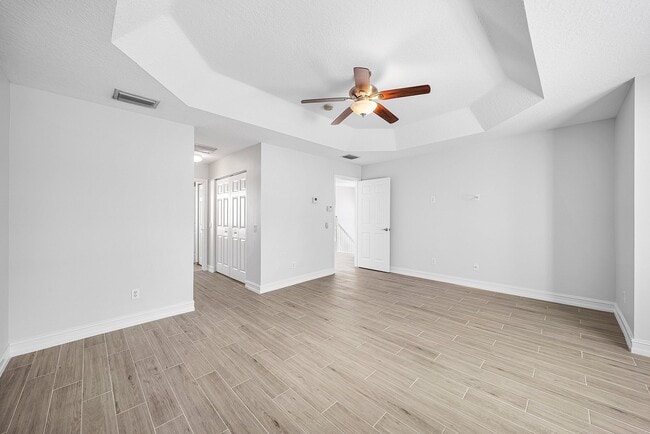 Building Photo - 8845 Sandy Crest Ln