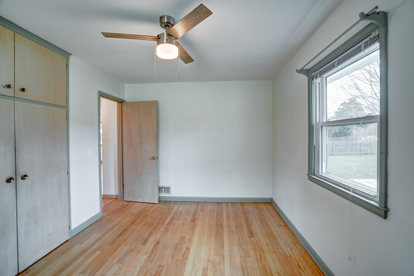 Ceiling Fan & Closet - 460 Hilton Dr