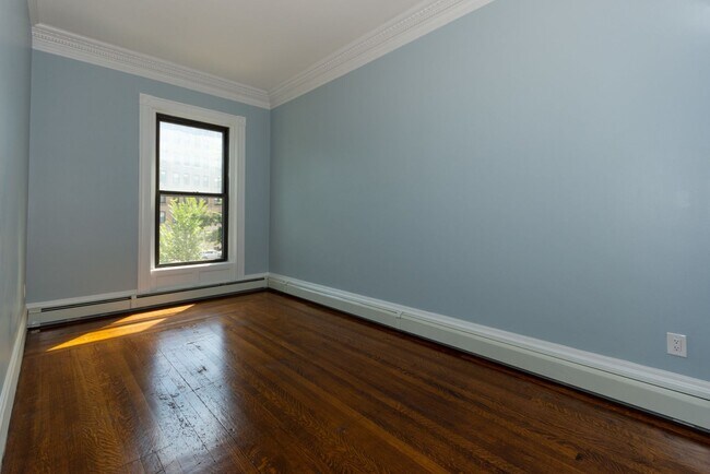 Building Photo - Kenmore Square Brownstone