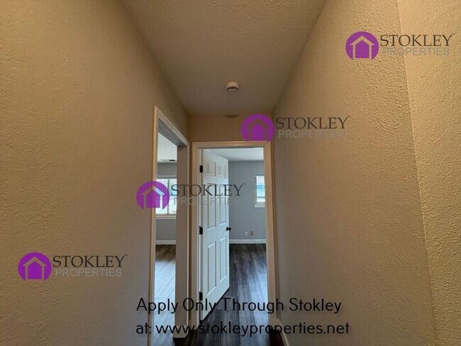 Building Photo - 1920 Encima Dr