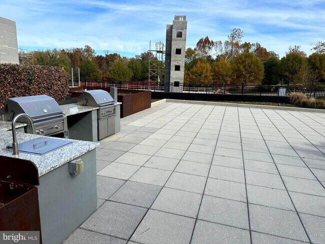 Building Photo - 145 Riverhaven Dr