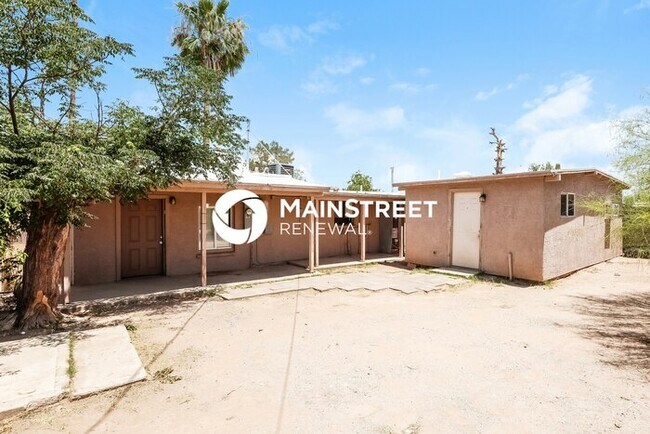 Building Photo - 4 Bedroom Pet-Friendly Home in Tucson, AZ with Main Street Renewal