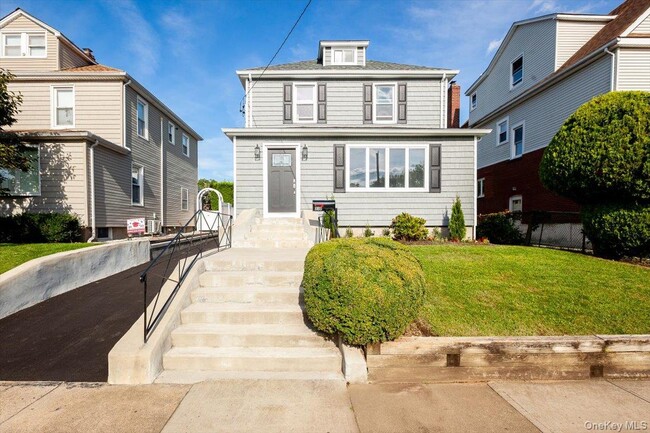 Primary Photo - 310 Columbus Pkwy