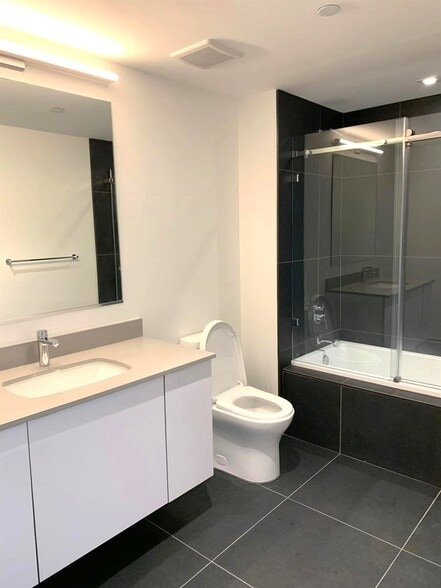 Building Photo - 1600 NE 1st Ave