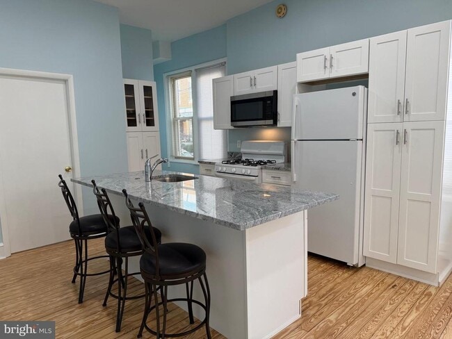 Building Photo - 2620 Brown St