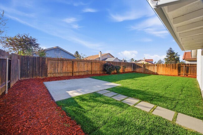 Building Photo - SILVERCREEK BEAUTY !!!  APPLICATION PENDING!!