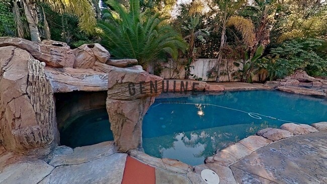 Building Photo - Large 4 Bedroom House with Pebble Bottom Pool - Backyard Oasis!