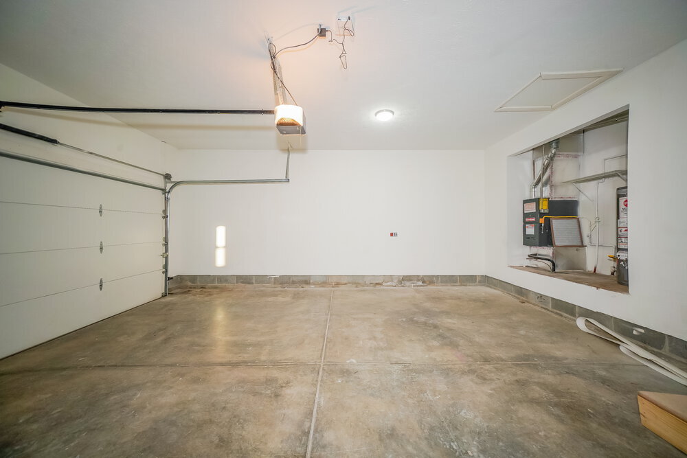 Building Photo - 703 Willow Ct