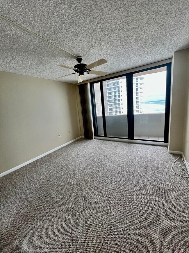 Building Photo - 4200 N Ocean Dr