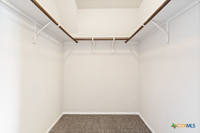 Building Photo - 1533 Redbridge Dr