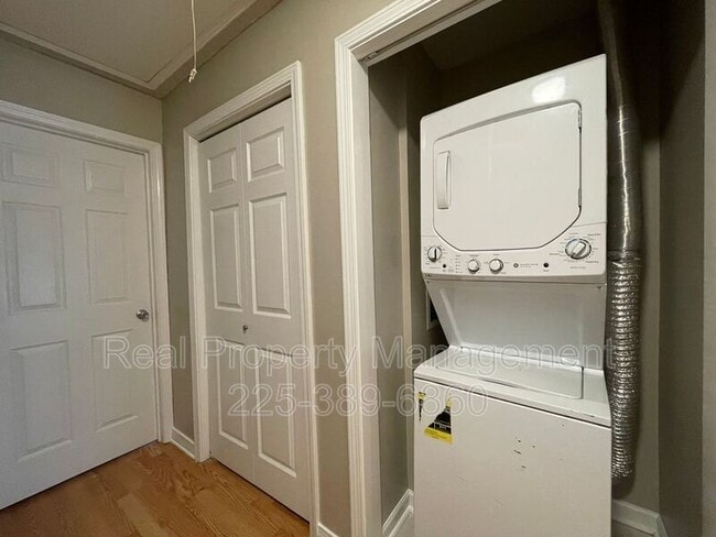 Building Photo - 920 W Tony St