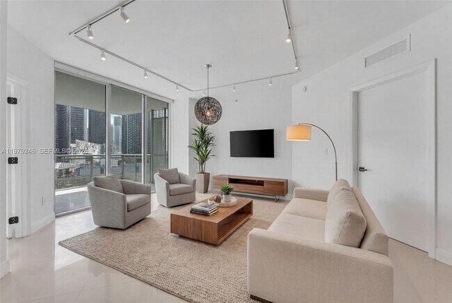 Building Photo - 350 S Miami Ave