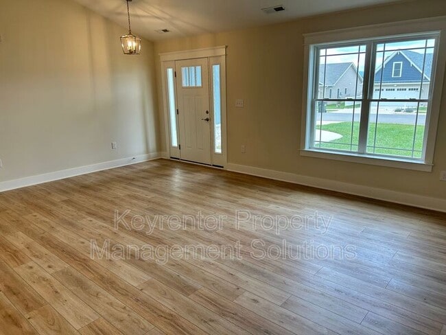 Building Photo - 185 Lindburgh Dr