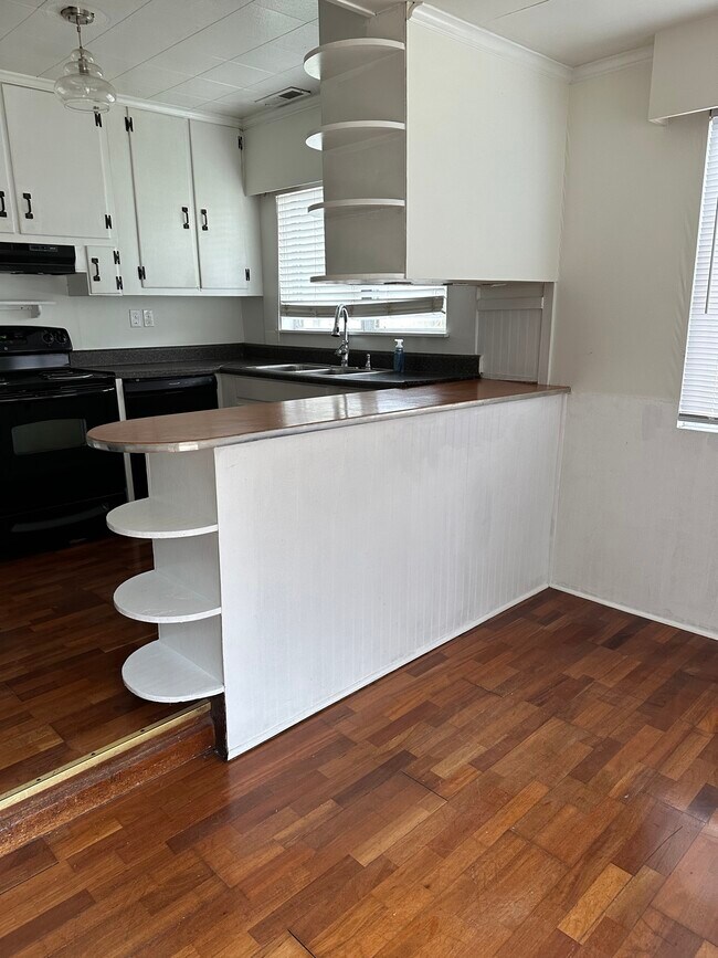 Building Photo - 1601 S 41st St