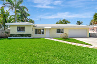 Building Photo - 644 Shore Dr