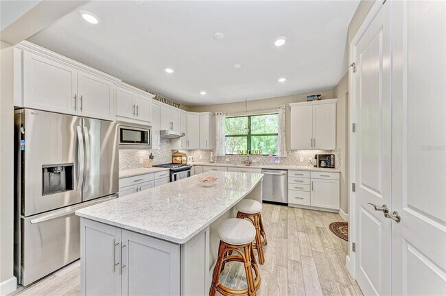 Building Photo - 17002 Hampton Falls Terrace