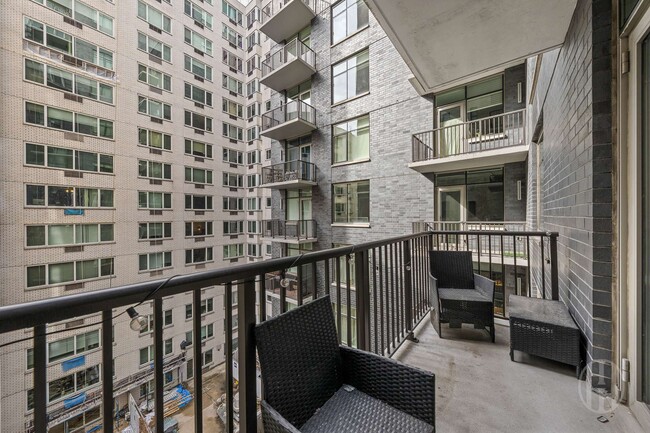 Building Photo - 300 E 23rd St